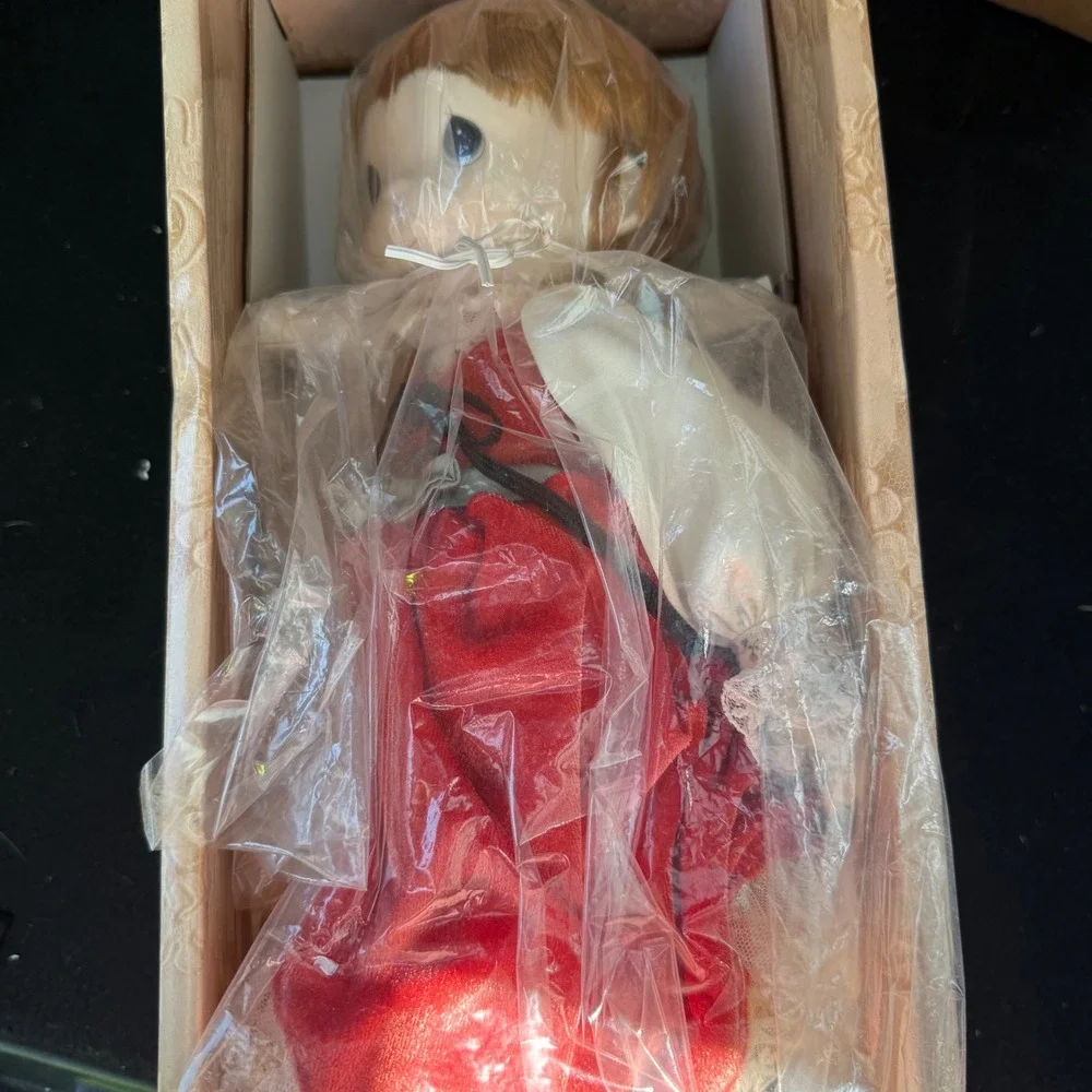 Precious Moments Four Seasons 1989 Limited Edition Porcelain Bisque Doll Red